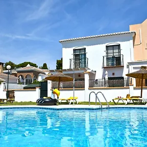 https://luna-de-nerja-29780.hotelsinnerja.org