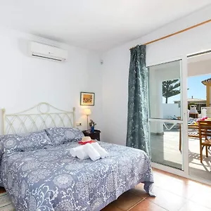https://nerja-paradise-rentals-villa-azalea.hotelsinnerja.org